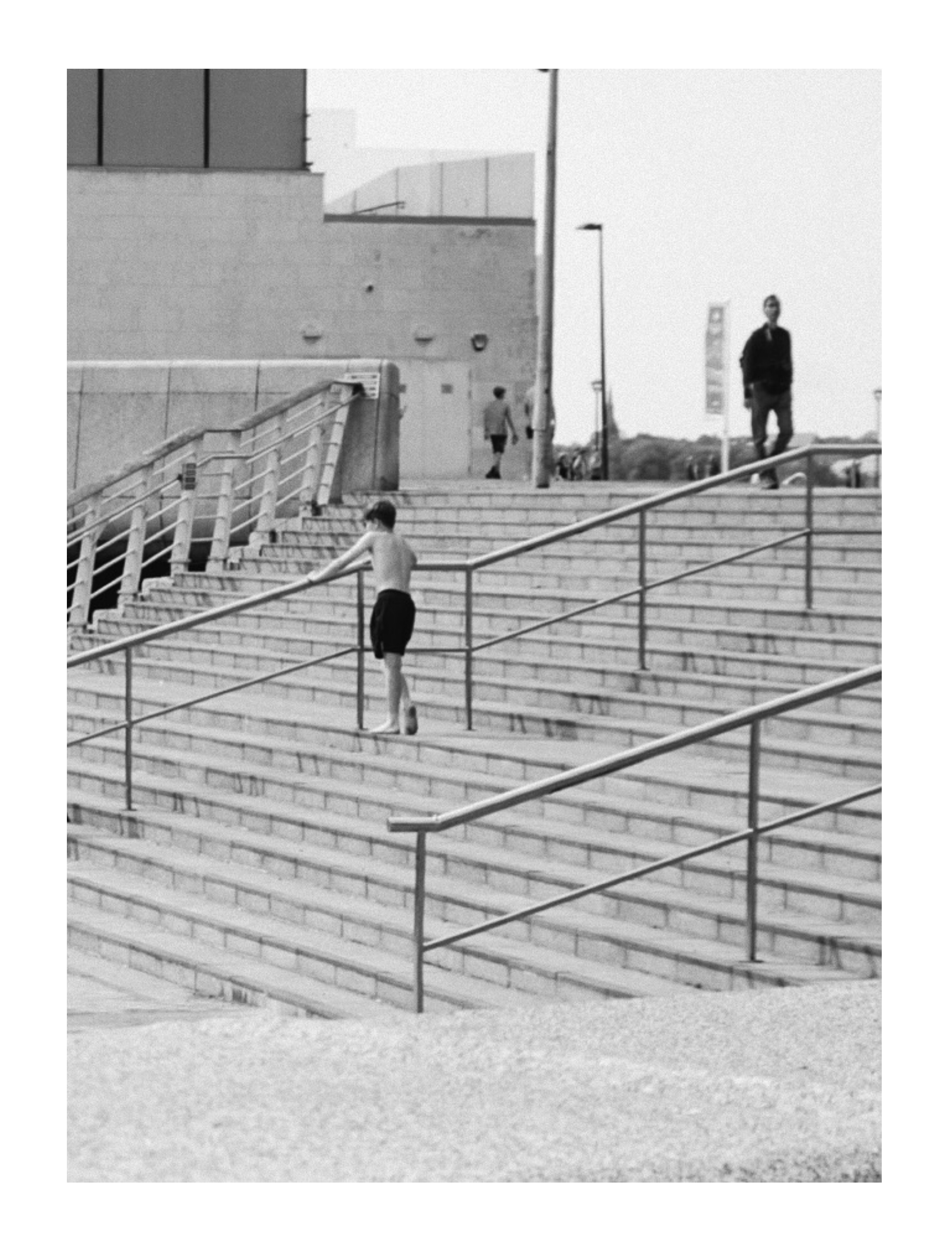 HELLO I'M — full image